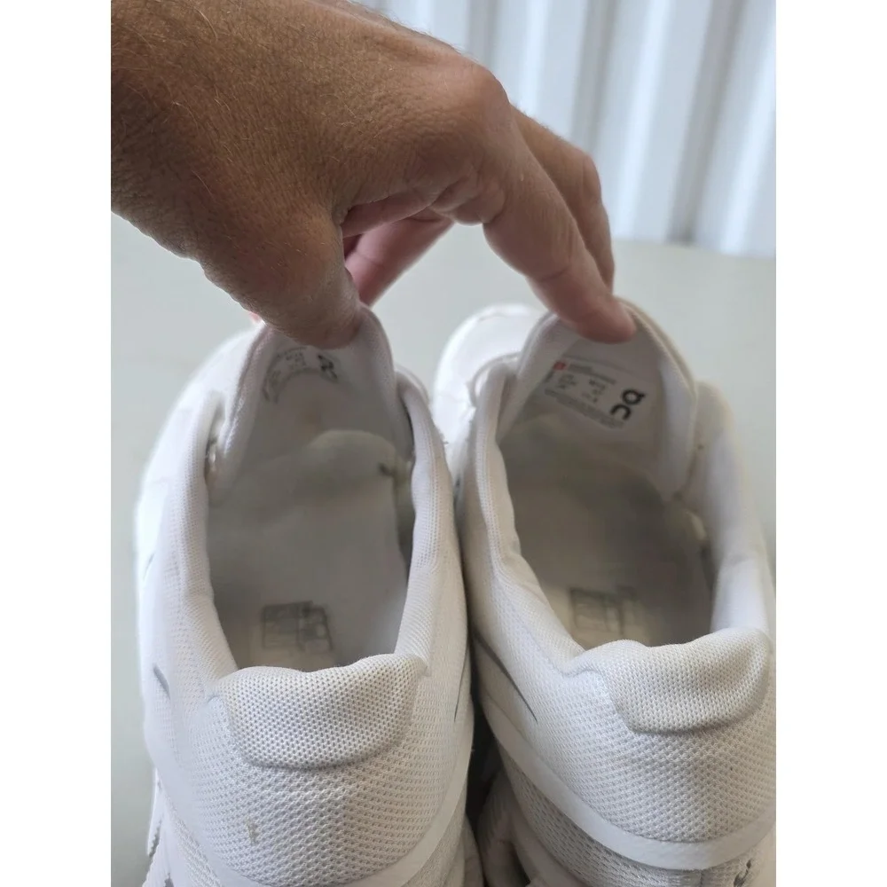 On Cloud Running Shoes Mens Size 12 White Mesh Low Top Sneakers